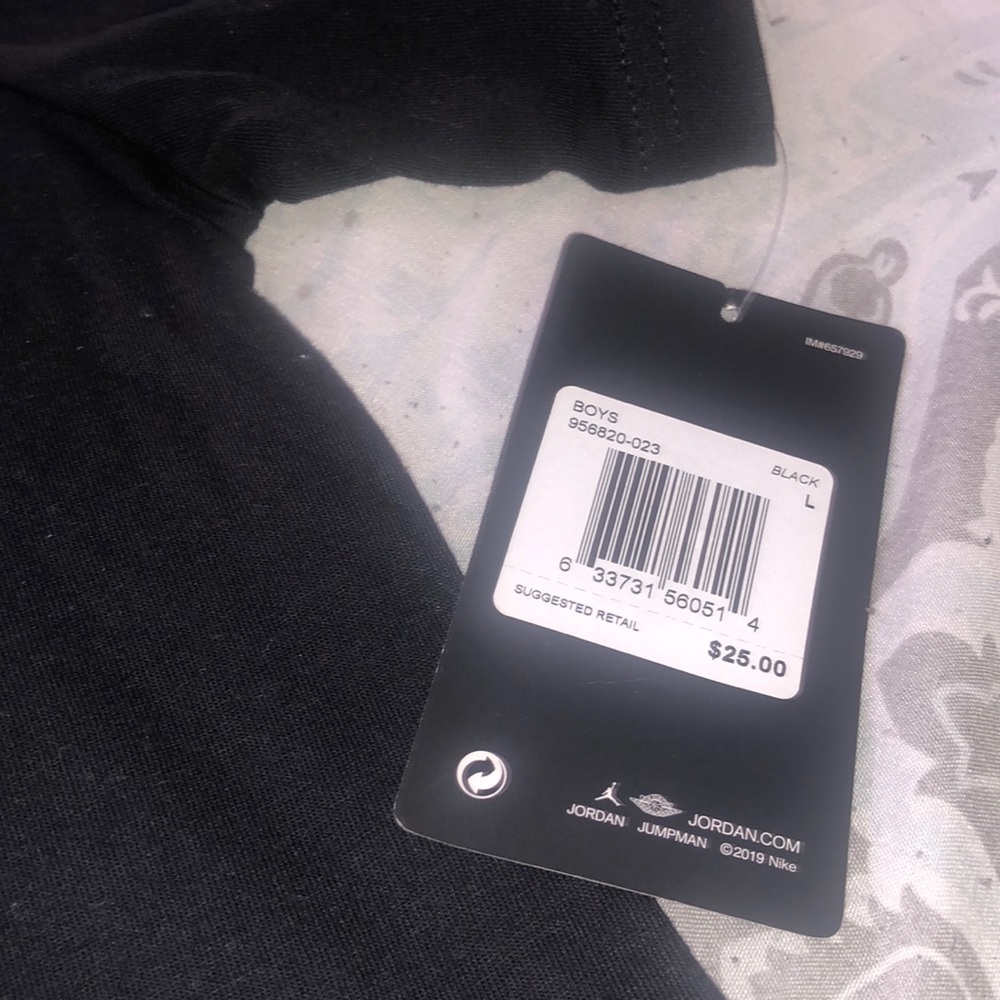 Boys Jordan shirt new with tags size 12/14 Large $25